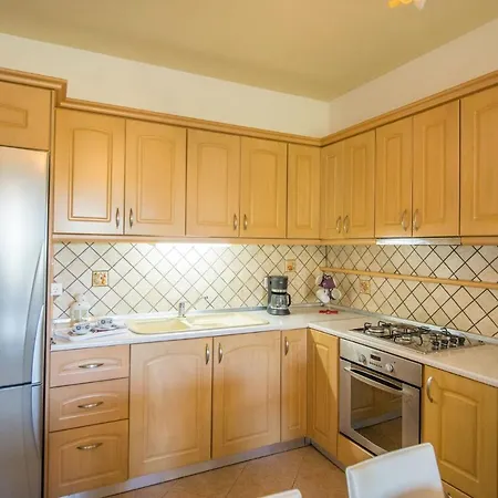 Nicoles Arillas Corfu Daire