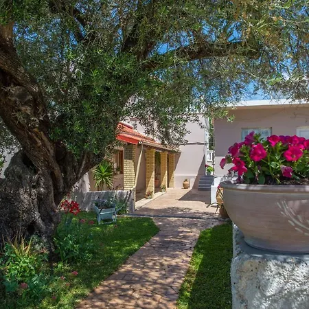 Nicoles Arillas Corfu * Arillas (Corfu)